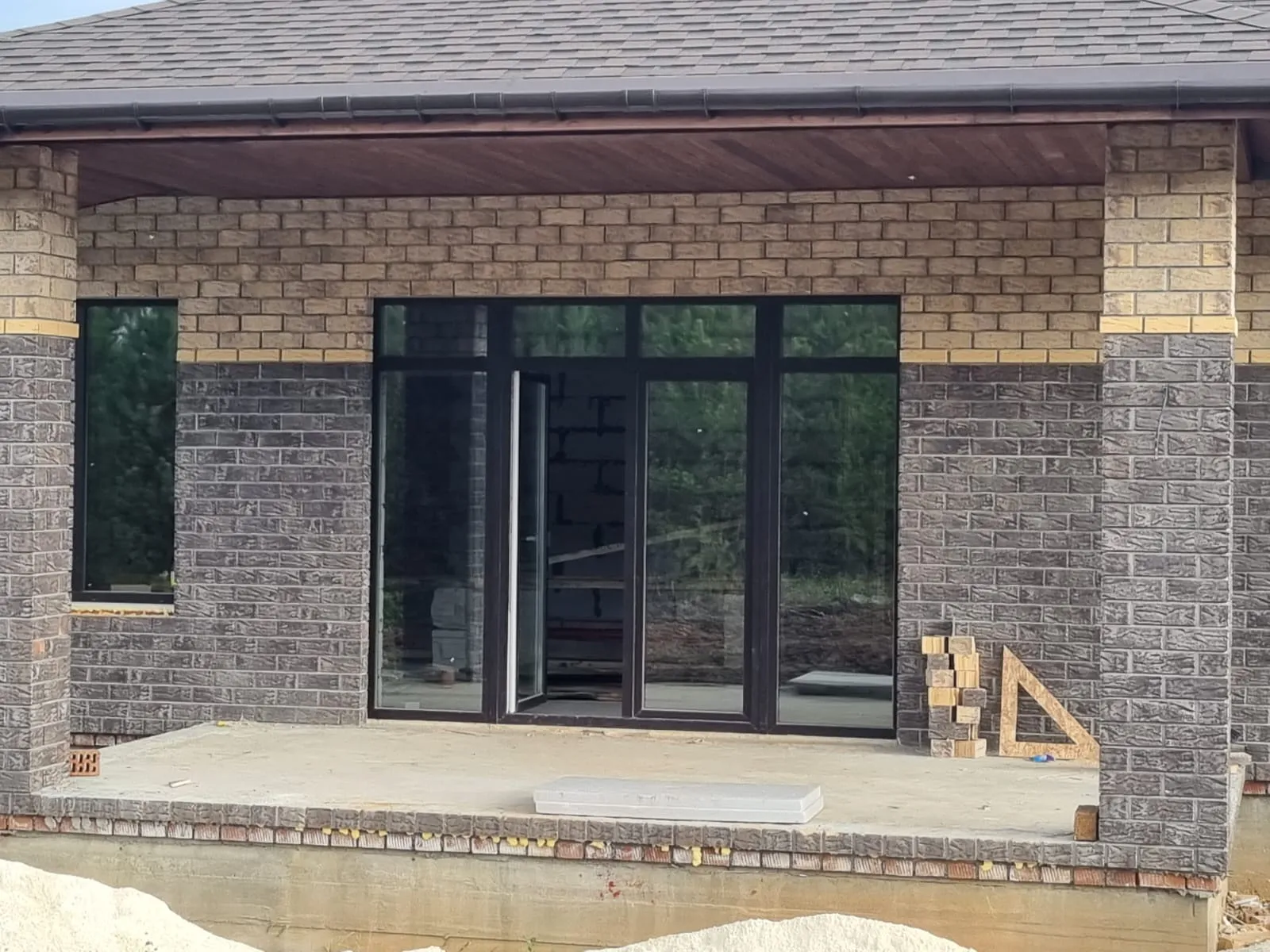 Кирпич керамический ВЗКСМ одинарный Графит – купить по низкой цене в Тюмени в интернет-магазине Стройснаб Кирпич керамический ВЗКСМ одинарный Графит в Тюмени