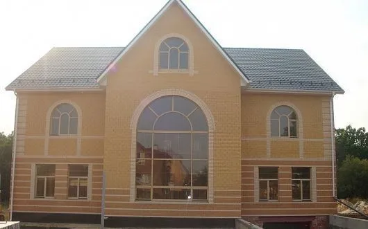 Кирпич керамический лицевой ЖКЗ соломенный гладкий 0,5 НФ – купить по низкой цене в Тюмени в интернет-магазине Стройснаб Кирпич керамический лицевой ЖКЗ соломенный гладкий 0,5 НФ в Тюмени