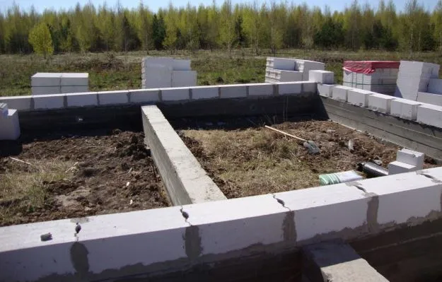 Газоблок стеновой Поревит с пазом и гребнем БП-400 D500 – купить по низкой цене в Тюмени в интернет-магазине Стройснаб Газоблок стеновой Поревит с пазом и гребнем БП-400 D500 в Тюмени