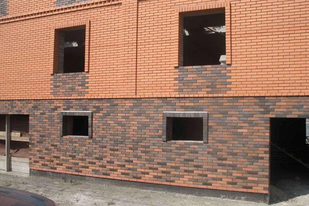 Кирпич керамический лицевой ЖКЗ персиковый гладкий 1 НФ – купить по низкой цене в Тюмени в интернет-магазине Стройснаб Кирпич керамический лицевой ЖКЗ персиковый гладкий 1 НФ в Тюмени