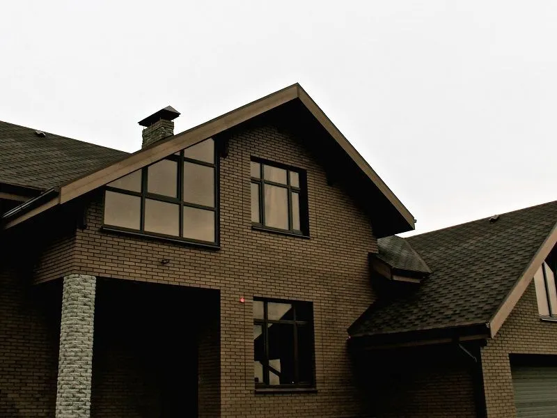 Кирпич керамический лицевой ОСМиБТ коричневый гладкий 1 НФ – купить по низкой цене в Тюмени в интернет-магазине Стройснаб Кирпич керамический лицевой ОСМиБТ коричневый гладкий 1 НФ в Тюмени