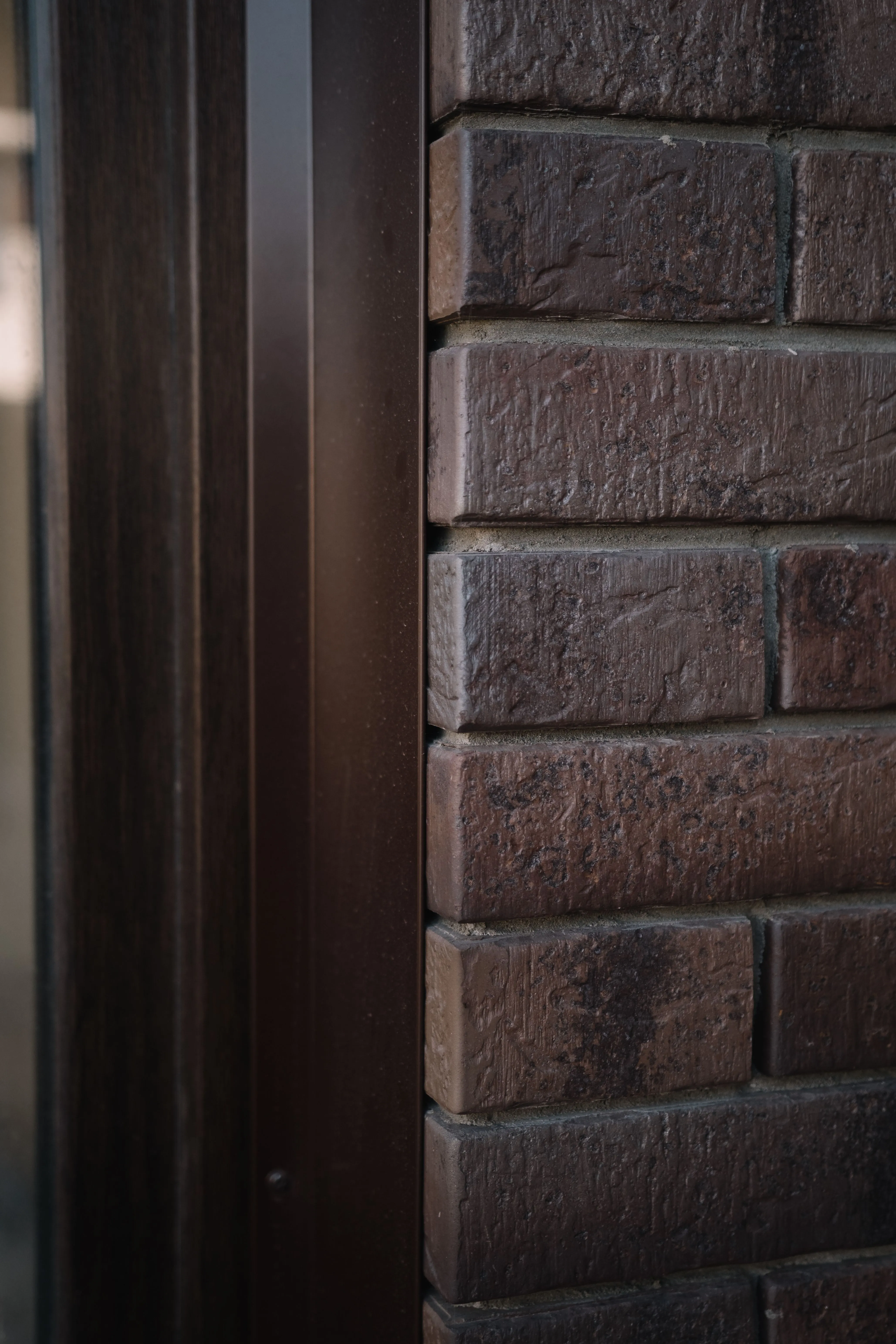 Кирпич керамический лицевой Ликолор Тайга морион юг скала 0,7 НФ – купить по низкой цене в Тюмени в интернет-магазине Стройснаб Кирпич керамический лицевой Ликолор Тайга морион юг скала 0,7 НФ в Тюмени