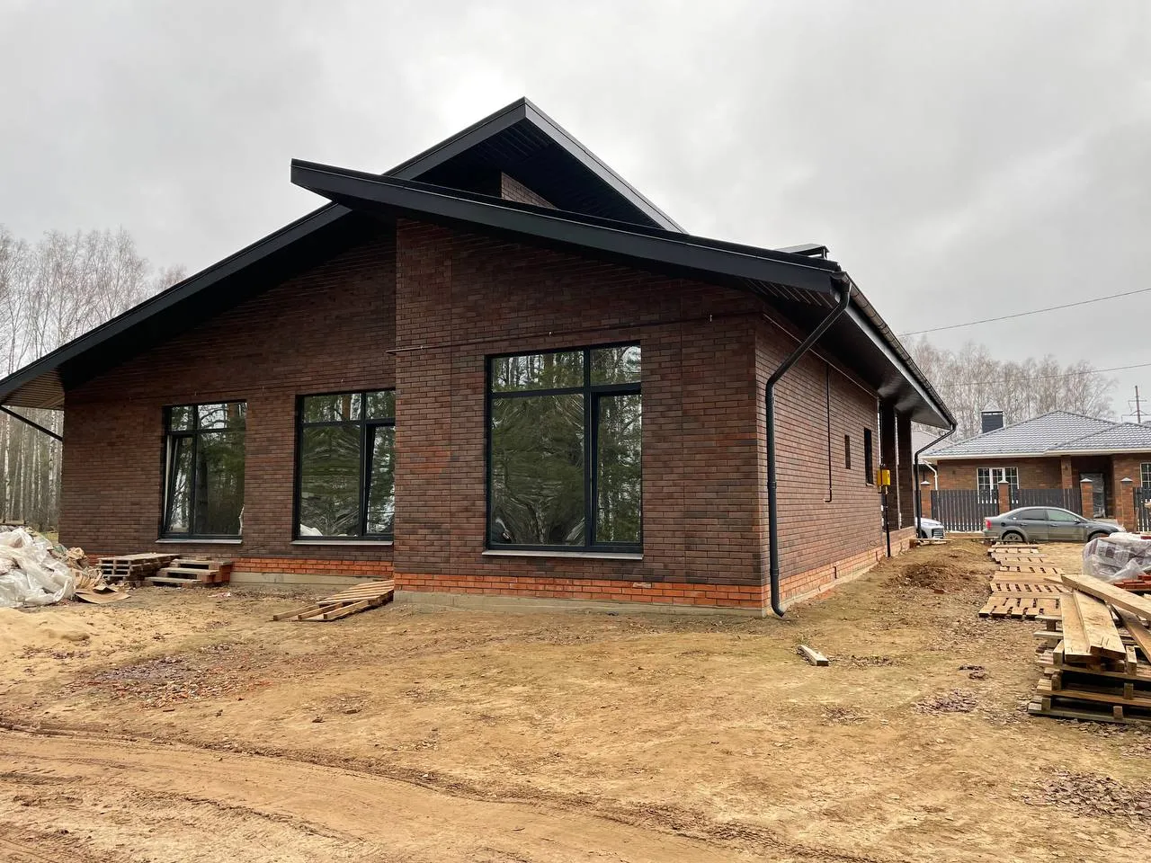 Кирпич керамический лицевой Ликолор Тайга морион юг скала 0,7 НФ – купить по низкой цене в Тюмени в интернет-магазине Стройснаб Кирпич керамический лицевой Ликолор Тайга морион юг скала 0,7 НФ в Тюмени