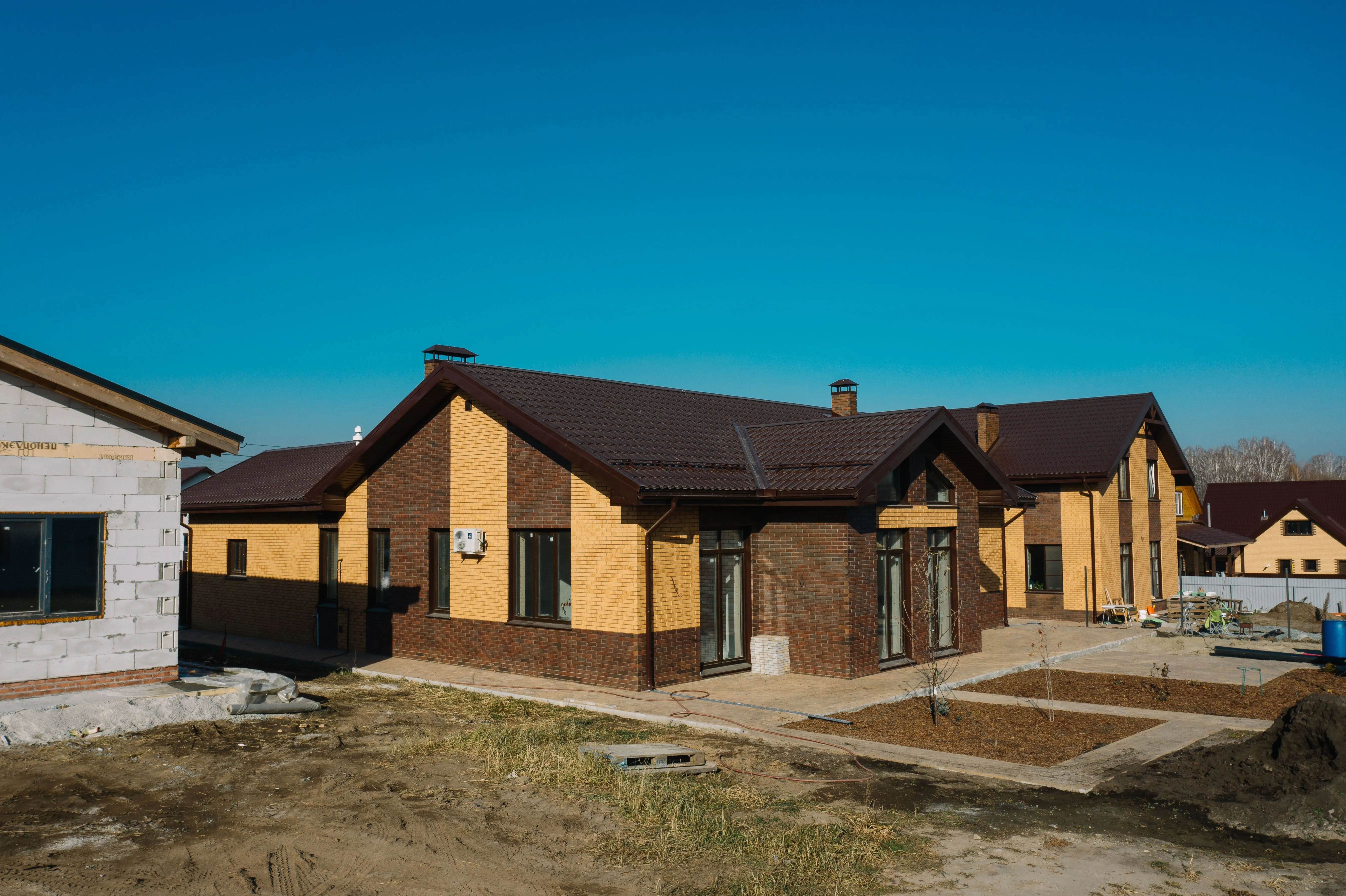 Кирпич керамический лицевой Ликолор Тайга морион юг скала 0,7 НФ – купить по низкой цене в Тюмени в интернет-магазине Стройснаб Кирпич керамический лицевой Ликолор Тайга морион юг скала 0,7 НФ в Тюмени