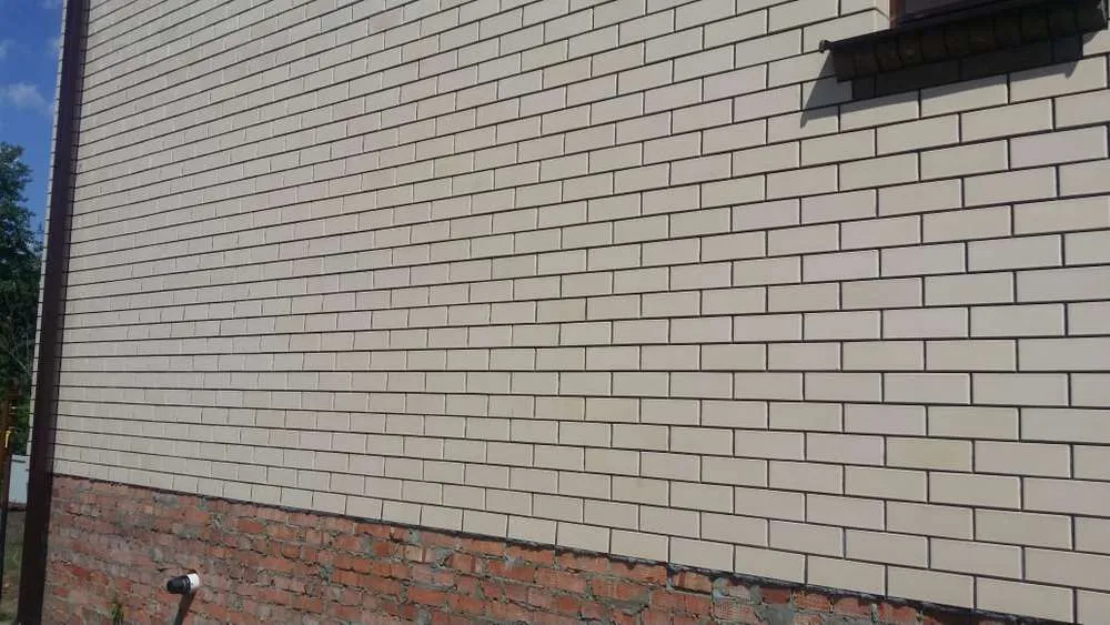 Кирпич керамический лицевой ОСМиБТ слоновая кость гладкий 1,4 НФ – купить по низкой цене в Тюмени в интернет-магазине Стройснаб Кирпич керамический лицевой ОСМиБТ слоновая кость гладкий 1,4 НФ в Тюмени