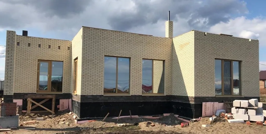 Кирпич керамический Керма ЕВРО 0,7 НФ Пшеничное лето гладкий – купить по низкой цене в Тюмени в интернет-магазине Стройснаб Кирпич керамический Керма ЕВРО 0,7 НФ Пшеничное лето гладкий в Тюмени