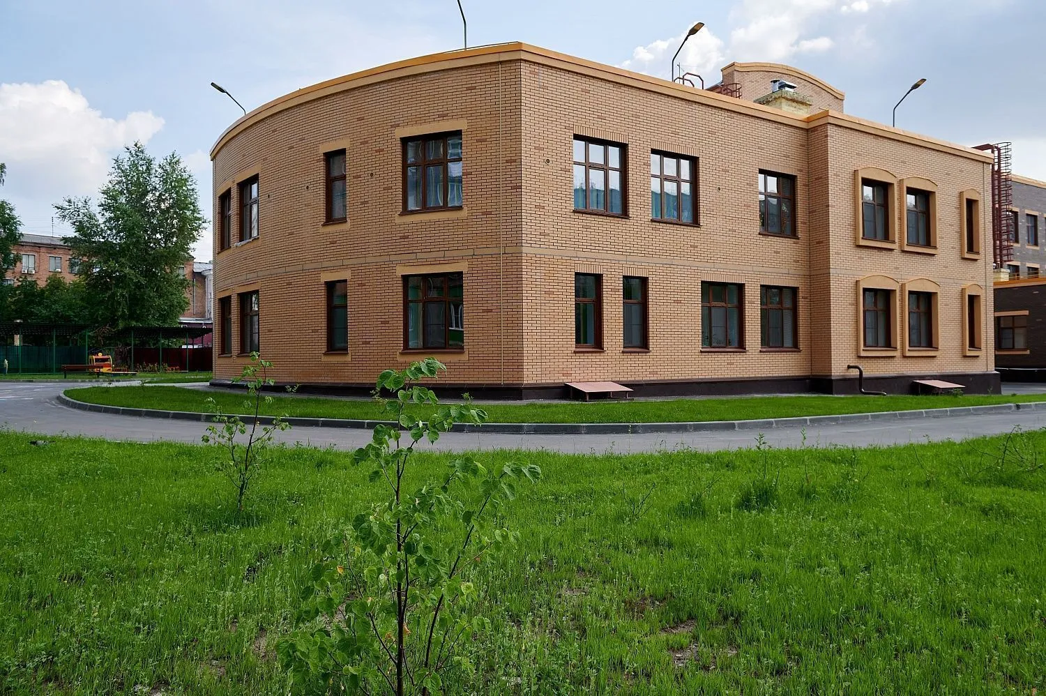 Кирпич керамический лицевой Ликолор соломенный гладкий 1 НФ – купить по низкой цене в Тюмени в интернет-магазине Стройснаб Кирпич керамический лицевой Ликолор соломенный гладкий 1 НФ в Тюмени