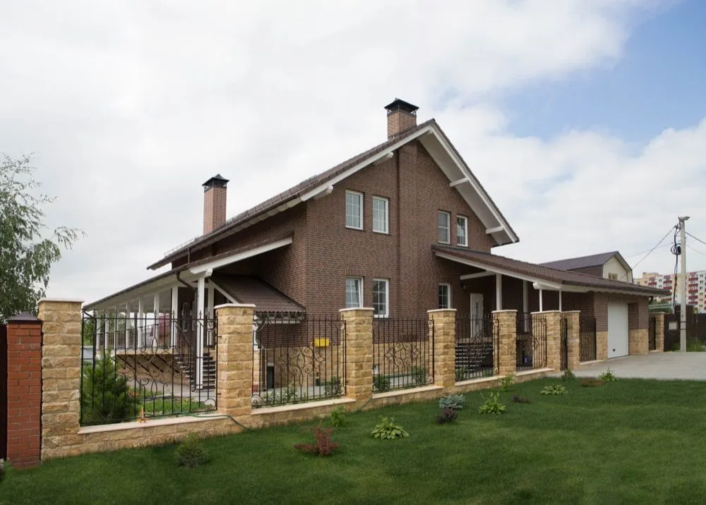 Кирпич керамический лицевой ЛСР коричневый гладкий 1 НФ – купить по низкой цене в Тюмени в интернет-магазине Стройснаб Кирпич керамический лицевой ЛСР коричневый гладкий 1 НФ в Тюмени