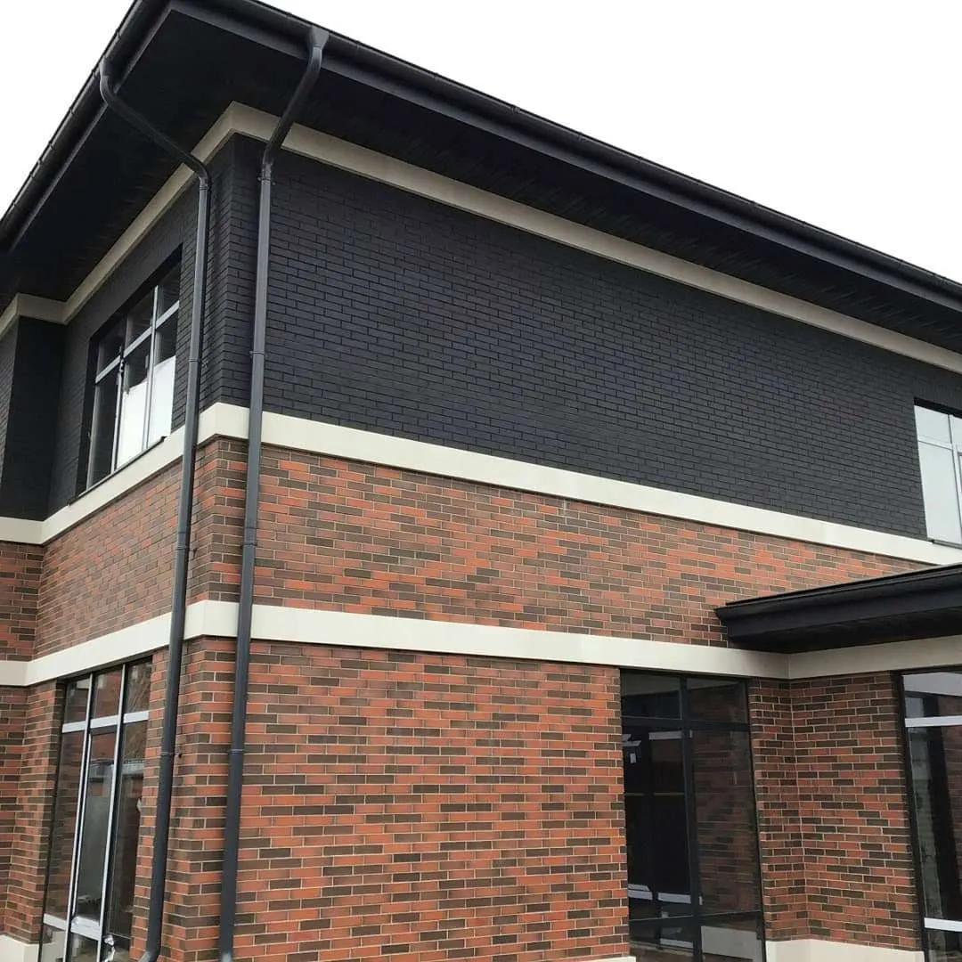 Кирпич клинкерный лицевой ЛСР Рейкьявик чёрный матовый гладкий 0,7 НФ – купить по низкой цене в Тюмени в интернет-магазине Стройснаб Кирпич клинкерный лицевой ЛСР Рейкьявик чёрный матовый гладкий 0,7 НФ в Тюмени