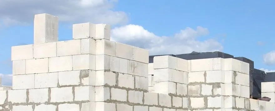 стена из газоблоков поревит