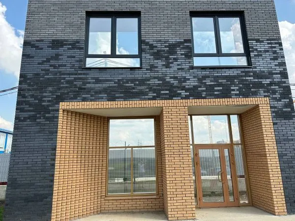 Кирпич клинкерный лицевой Ликолор бежевый гладкий 1 НФ – купить по низкой цене в Тюмени в интернет-магазине Стройснаб Кирпич клинкерный лицевой Ликолор бежевый гладкий 1 НФ в Тюмени