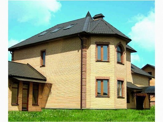 Кирпич керамический лицевой ЖКЗ соломенный гладкий 0,7 НФ – купить по низкой цене в Тюмени в интернет-магазине Стройснаб Кирпич керамический лицевой ЖКЗ соломенный гладкий 0,7 НФ в Тюмени