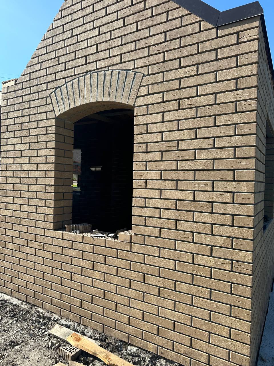 Кирпич керамический лицевой Ликолор Тайга Вулканы Хранитель времени 1 НФ – купить по низкой цене в Тюмени в интернет-магазине Стройснаб Кирпич керамический лицевой Ликолор Тайга Вулканы Хранитель времени 1 НФ в Тюмени