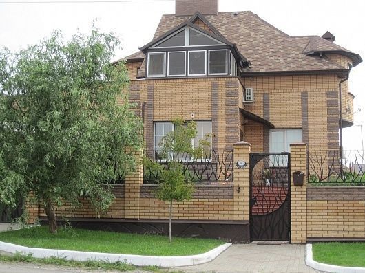 Кирпич керамический лицевой ЖКЗ соломенный гладкий 1,4 НФ – купить по низкой цене в Тюмени в интернет-магазине Стройснаб Кирпич керамический лицевой ЖКЗ соломенный гладкий 1,4 НФ в Тюмени