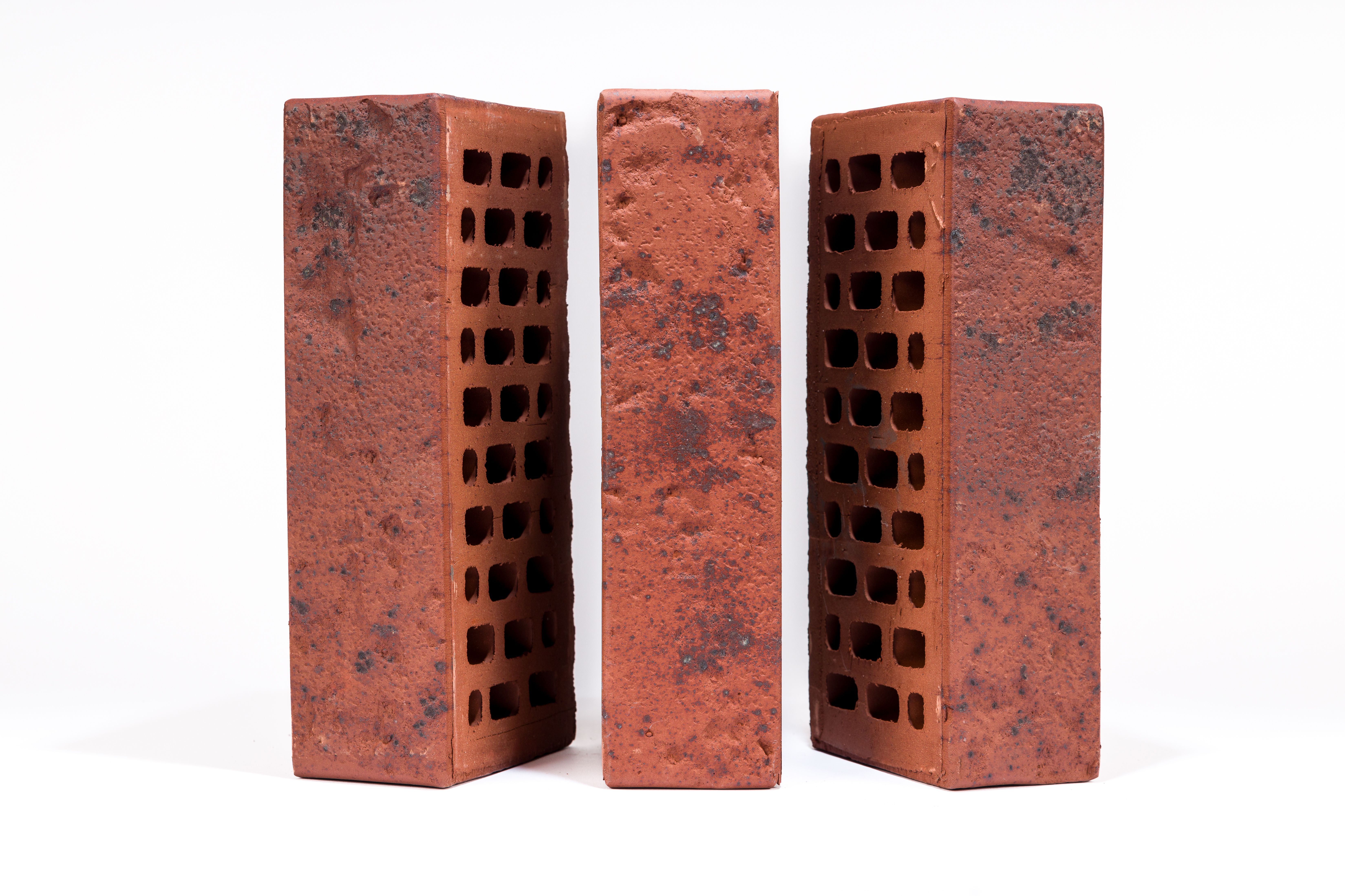 Кирпич керамический лицевой Ликолор Тайга Вулканы Красный оберег 0,7 НФ – купить по низкой цене в Тюмени в интернет-магазине Стройснаб Кирпич керамический лицевой Ликолор Тайга Вулканы Красный оберег 0,7 НФ в Тюмени