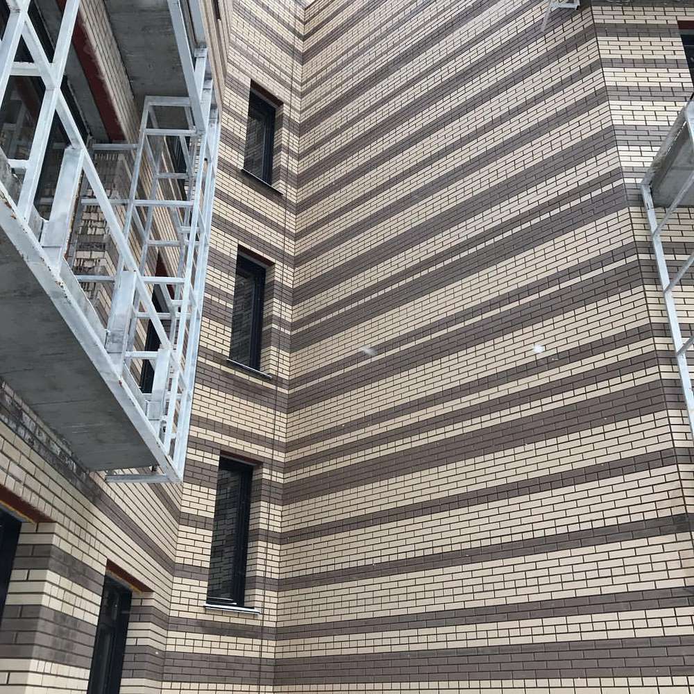 Кирпич керамический лицевой ЖКЗ серый гладкий 1 НФ – купить по низкой цене в Тюмени в интернет-магазине Стройснаб Кирпич керамический лицевой ЖКЗ серый гладкий 1 НФ в Тюмени