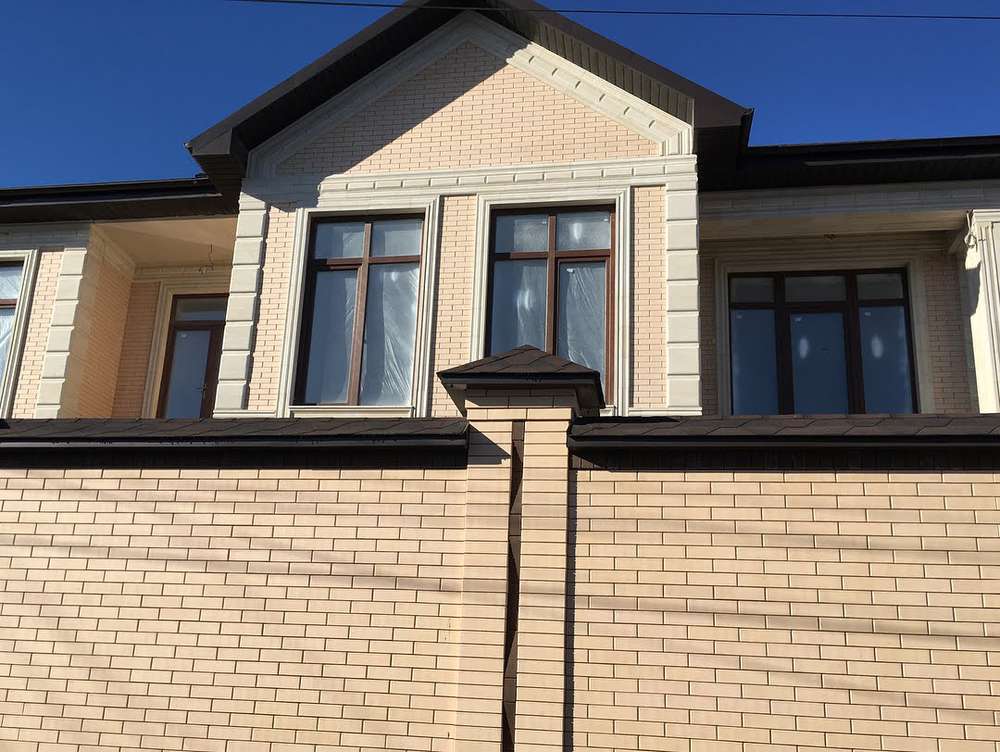 Кирпич керамический лицевой ОСМиБТ слоновая кость гладкий 1 НФ – купить по низкой цене в Тюмени в интернет-магазине Стройснаб Кирпич керамический лицевой ОСМиБТ слоновая кость гладкий 1 НФ в Тюмени