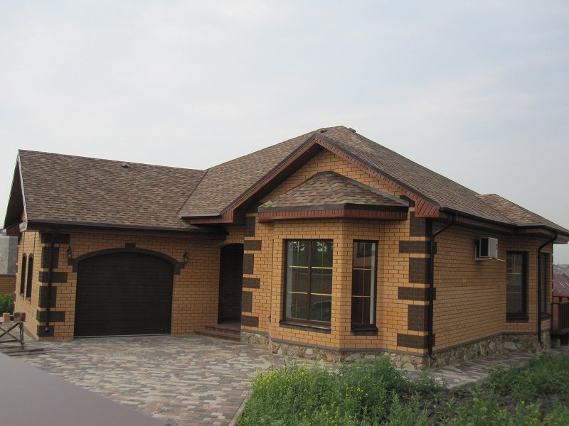 Кирпич керамический лицевой ОСМиБТ солома гладкий 1,4 НФ – купить по низкой цене в Тюмени в интернет-магазине Стройснаб Кирпич керамический лицевой ОСМиБТ солома гладкий 1,4 НФ в Тюмени