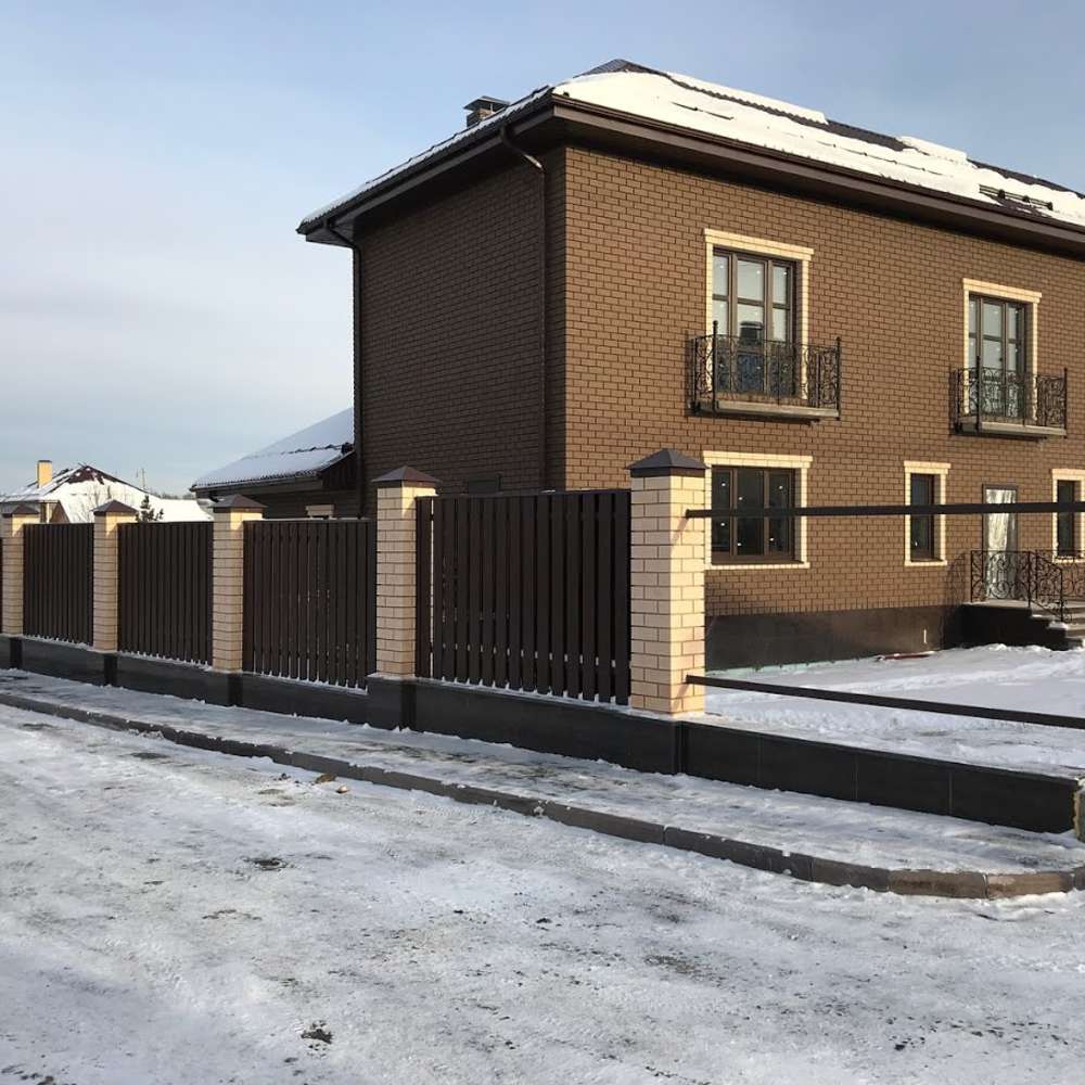 Кирпич керамический лицевой ЖКЗ тёмно-коричневый гладкий 0,7 НФ – купить по низкой цене в Тюмени в интернет-магазине Стройснаб Кирпич керамический лицевой ЖКЗ тёмно-коричневый гладкий 0,7 НФ в Тюмени