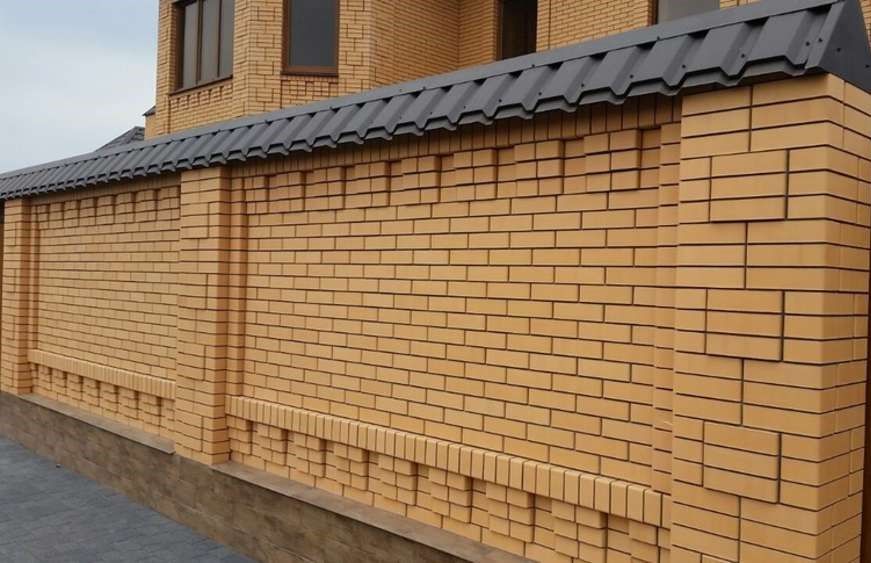 Кирпич керамический лицевой ОСМиБТ солома гладкий 0,7 НФ – купить по низкой цене в Тюмени в интернет-магазине Стройснаб Кирпич керамический лицевой ОСМиБТ солома гладкий 0,7 НФ в Тюмени