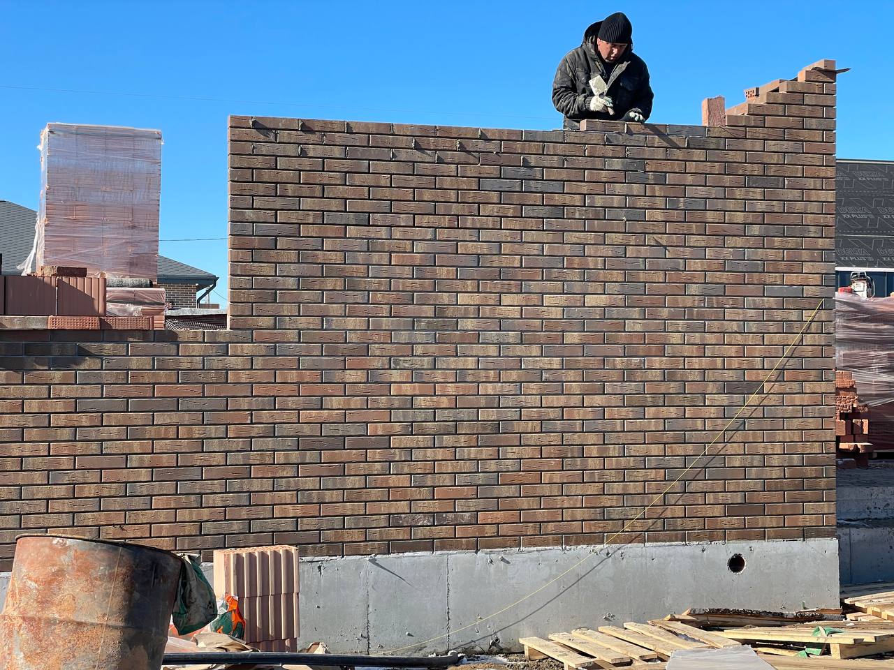 Кирпич керамический лицевой Ликолор Тайга Вулканы Дар земли 1 НФ – купить по низкой цене в Тюмени в интернет-магазине Стройснаб Кирпич керамический лицевой Ликолор Тайга Вулканы Дар земли 1 НФ в Тюмени