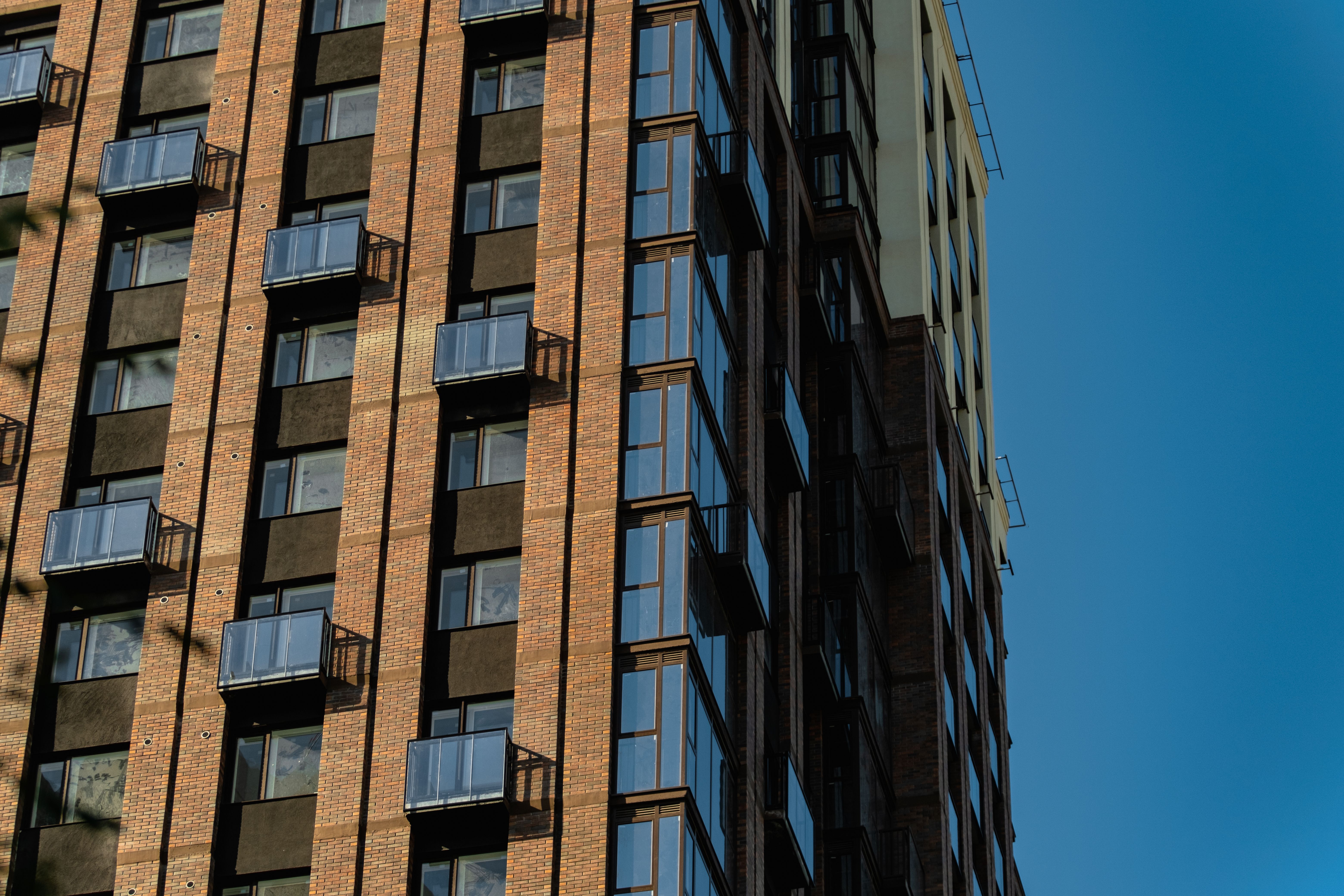 Кирпич керамический лицевой Ликолор Тайга морион на заре гладкий 0,7 НФ – купить по низкой цене в Тюмени в интернет-магазине Стройснаб Кирпич керамический лицевой Ликолор Тайга морион на заре гладкий 0,7 НФ в Тюмени