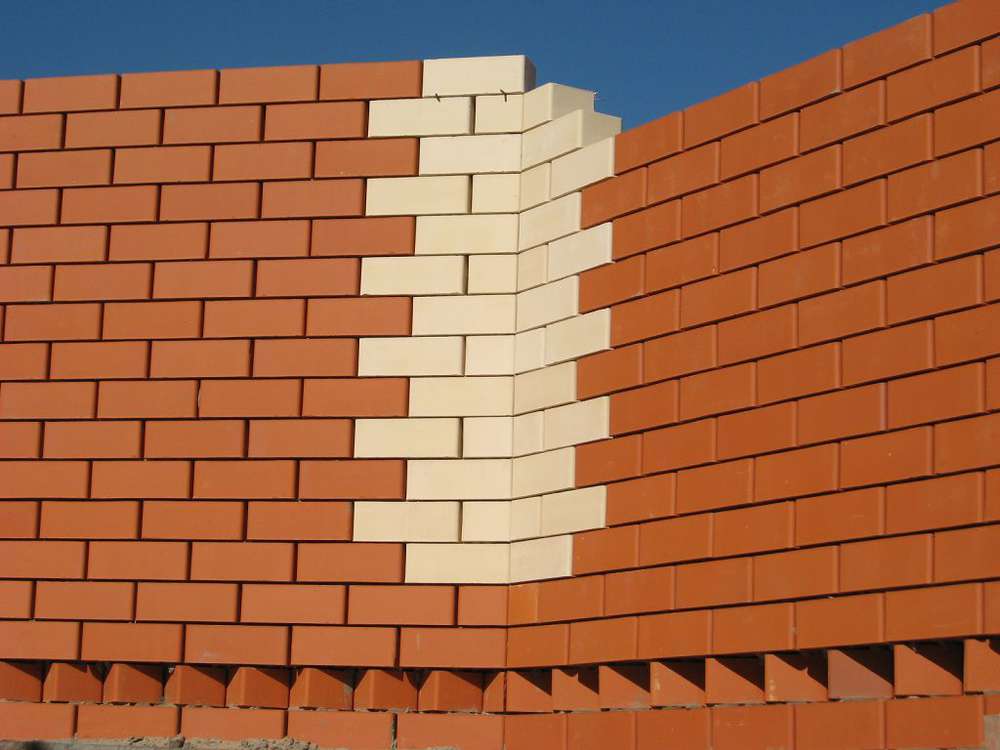 Кирпич керамический лицевой ОСМиБТ красный гладкий 0,96 НФ – купить по низкой цене в Тюмени в интернет-магазине Стройснаб Кирпич керамический лицевой ОСМиБТ красный гладкий 0,96 НФ в Тюмени