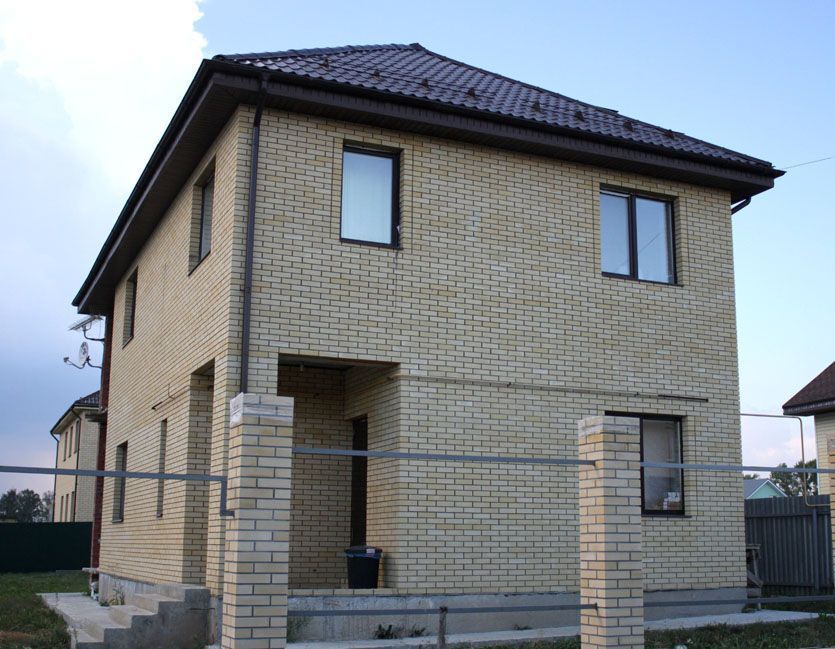 Кирпич силикатный Поревит одинарный лицевой пустотелый желтый – купить по низкой цене в Тюмени в интернет-магазине Стройснаб Кирпич силикатный Поревит одинарный лицевой пустотелый желтый в Тюмени