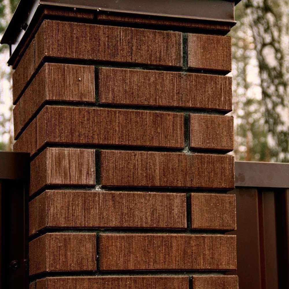 Кирпич керамический лицевой ЖКЗ тёмно-коричневый бархат 1 НФ – купить по низкой цене в Тюмени в интернет-магазине Стройснаб Кирпич керамический лицевой ЖКЗ тёмно-коричневый бархат 1 НФ в Тюмени