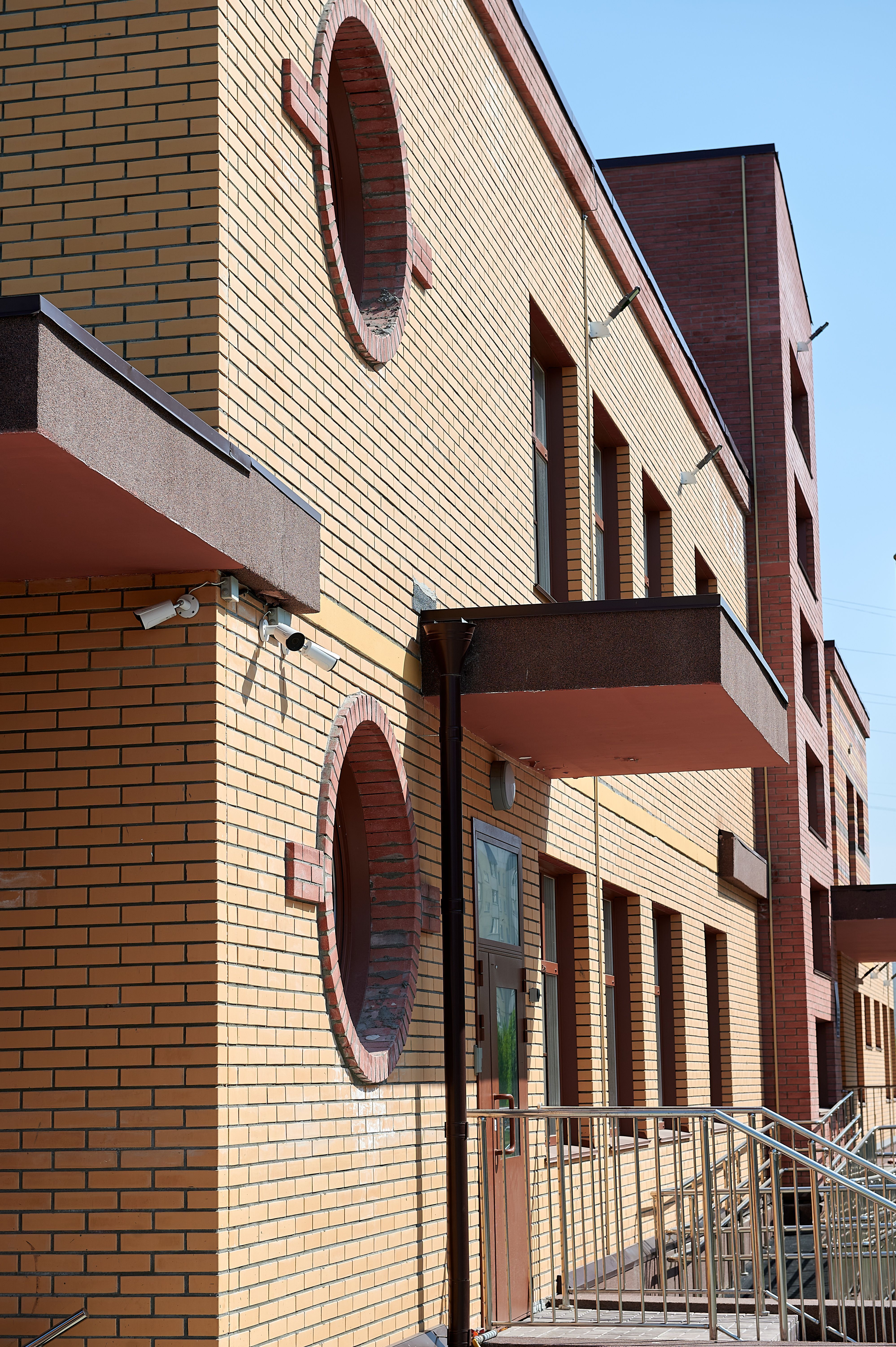 Кирпич керамический лицевой Ликолор соломенный гладкий 1 НФ – купить по низкой цене в Тюмени в интернет-магазине Стройснаб Кирпич керамический лицевой Ликолор соломенный гладкий 1 НФ в Тюмени