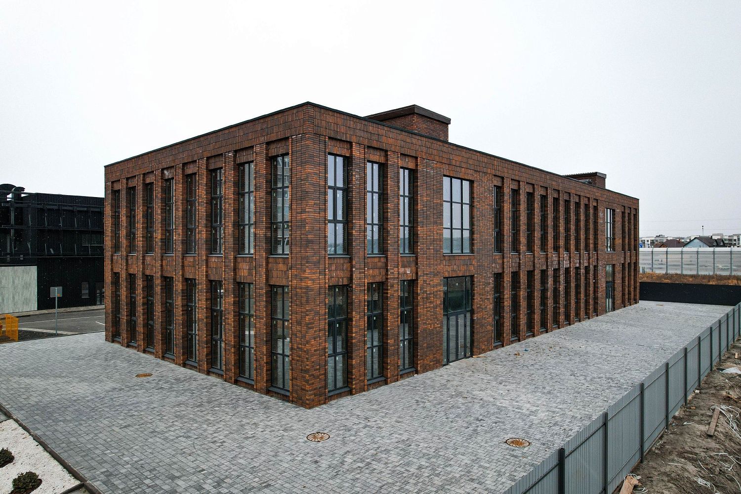 Бизнес-центр в Тюмени, ул.Николая Семенова 20