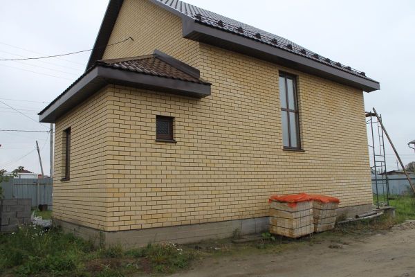 Кирпич силикатный Поревит утолщенный лицевой пустотелый желтый в Тюмени